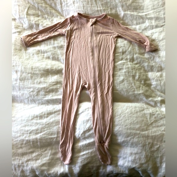 KYTE baby zippered footie, size 6-12 months, in blush - Picture 1 of 2